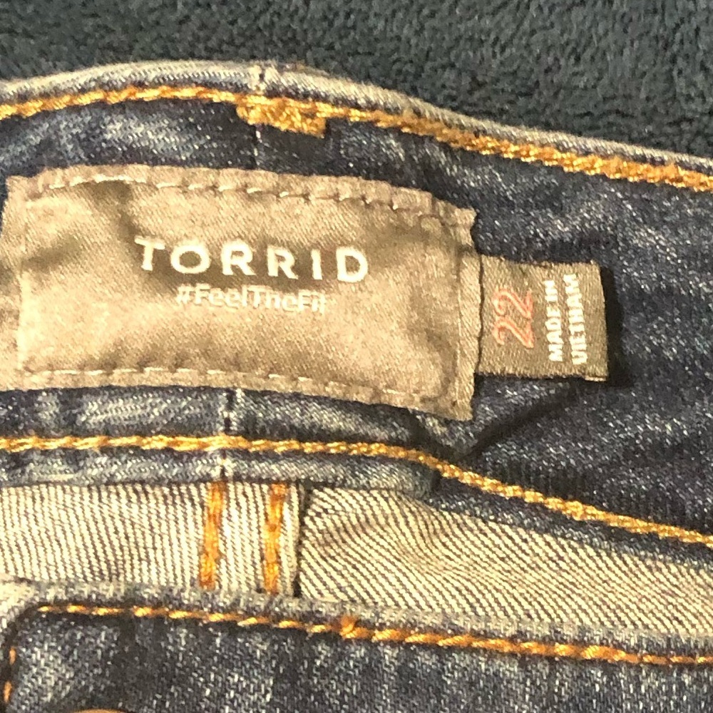 Torrid denim distressed shorts. Size 22 NWT - Picture 2 of 13